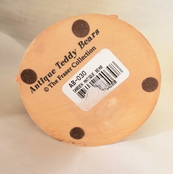 "Garden Antique Bear":: Fraser Collection - Picture 9 of 11